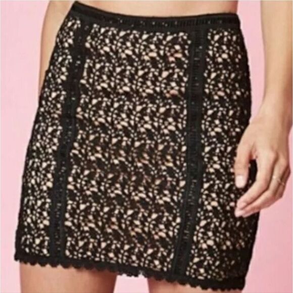 Kendall & Kylie Dresses & Skirts - New Kendall & Kylie Black Lace Mini Skirt Size Medium